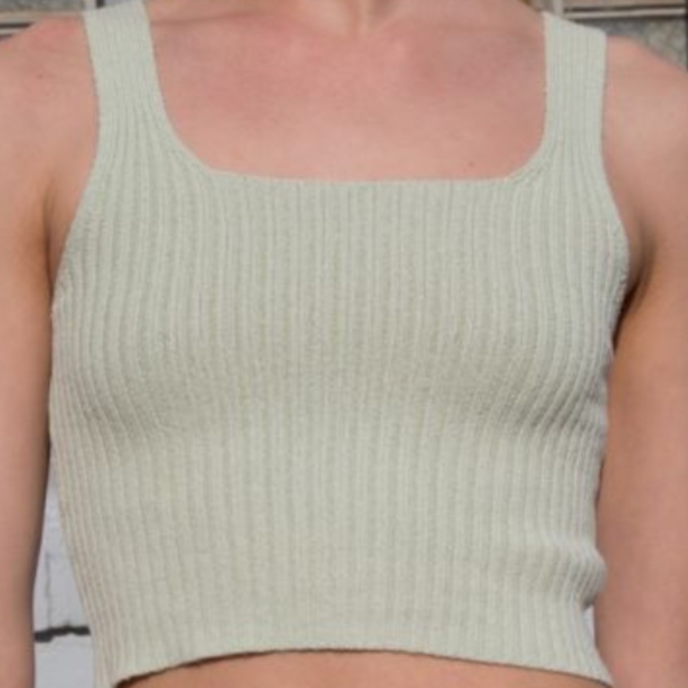 ISO brandy Rina tank !!